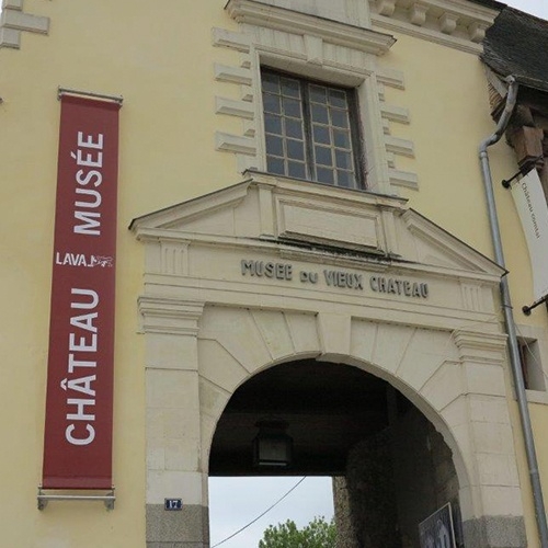 Entrée du musée du vieux château 